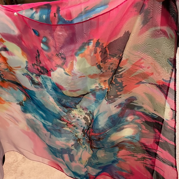 Chiffon flowered boatneck poncho - Picture 3 of 6